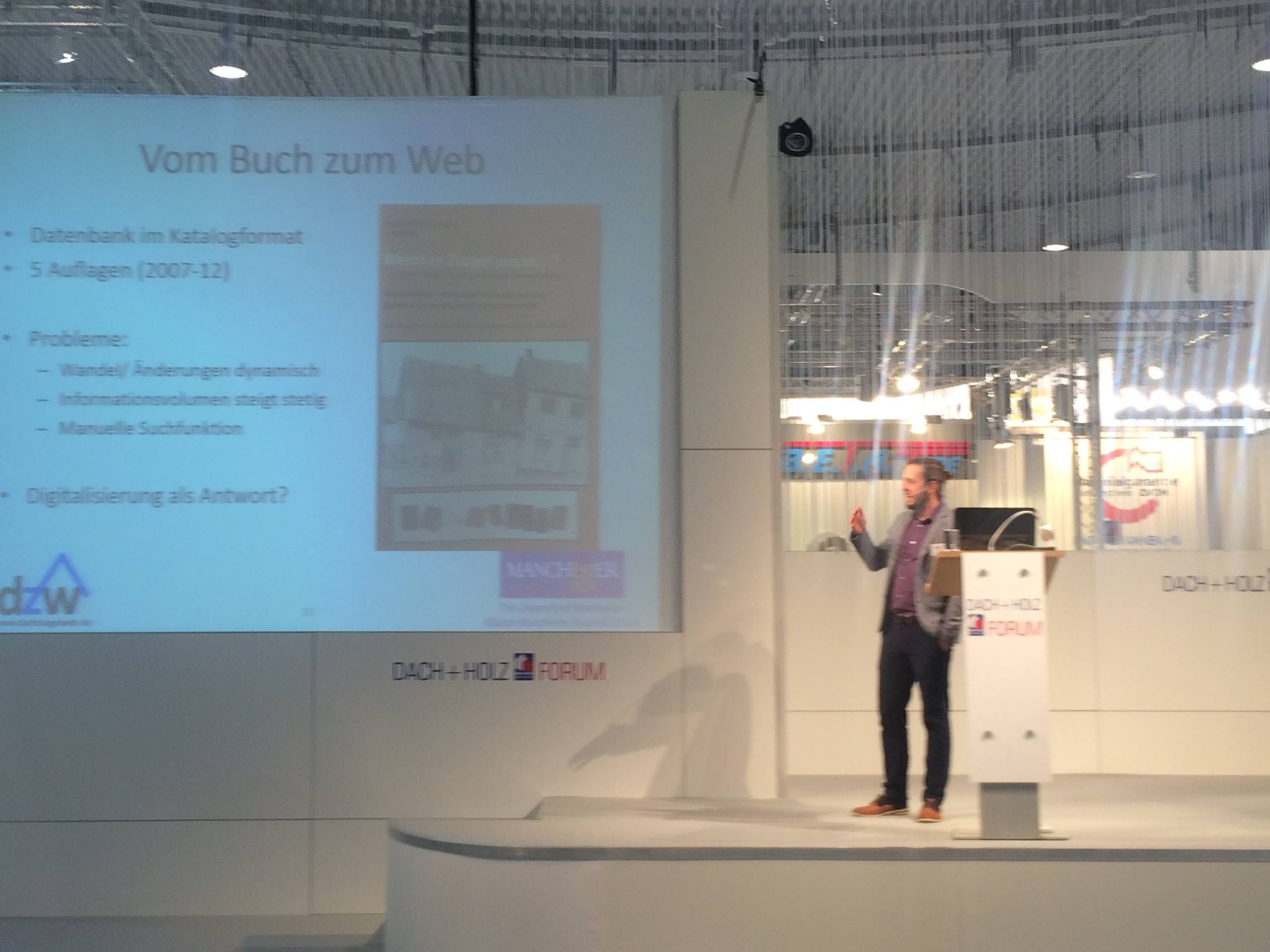 Dachziegelweb Messestand auf der Dach+Holz 2016